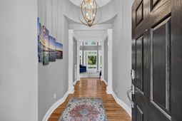 1560 Sea Palms Crescent photo 4