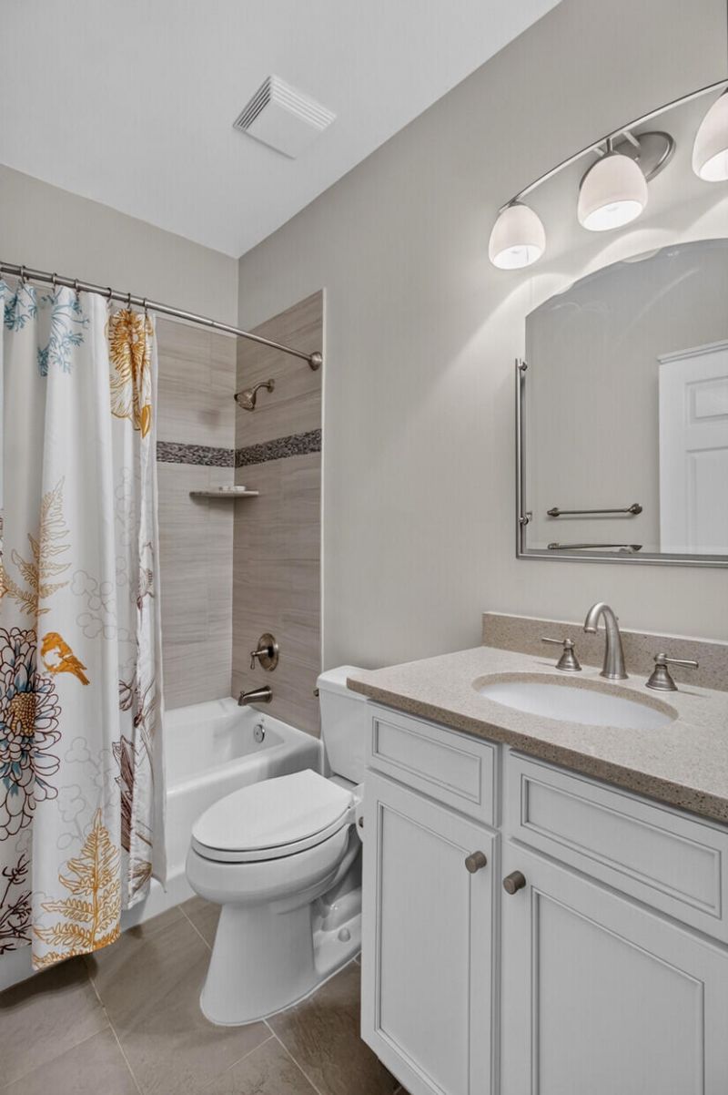 1560 Sea Palms Crescent Photo 32