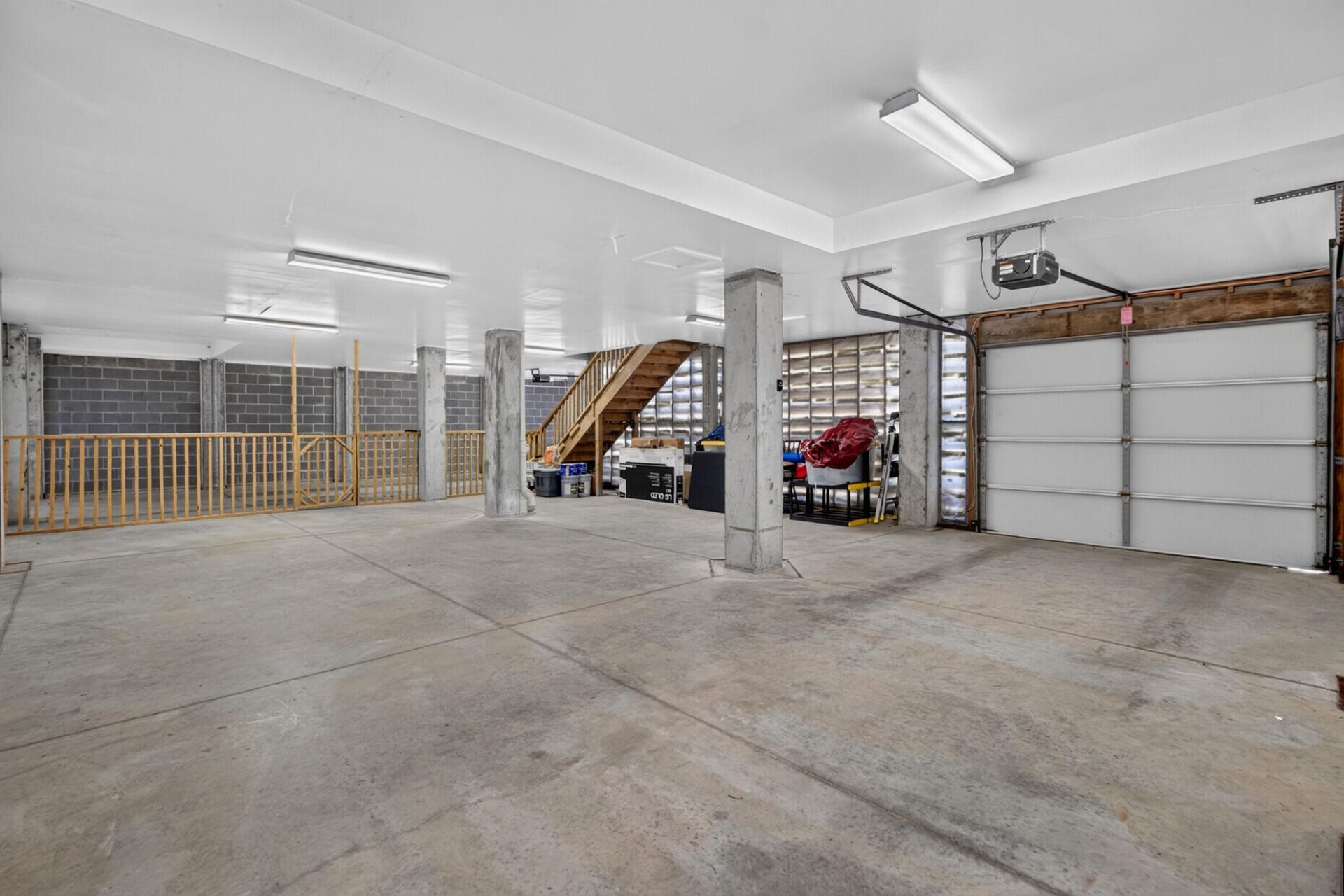1560 Sea Palms Crescent Photo 37