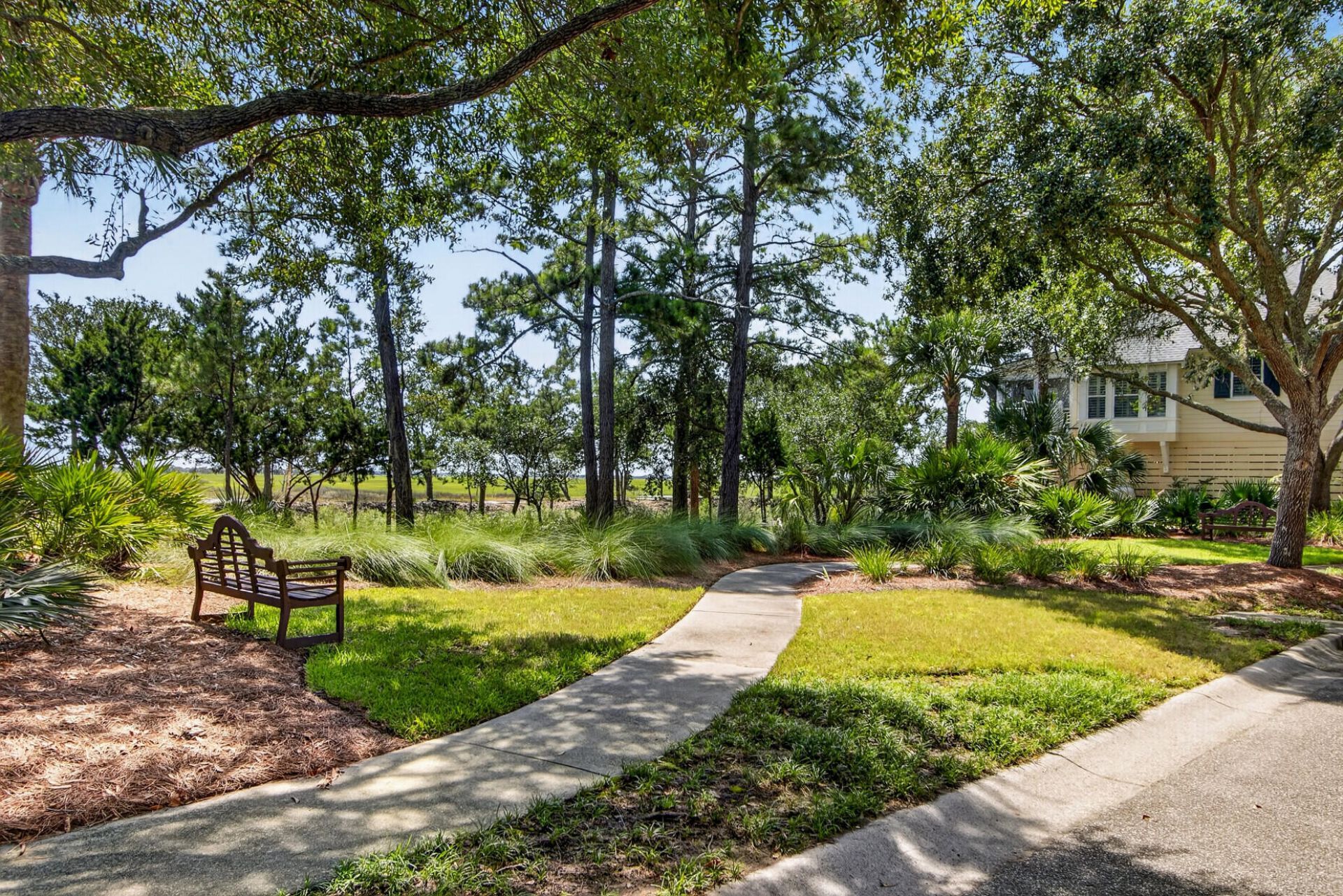 1560 Sea Palms Crescent Photo 44