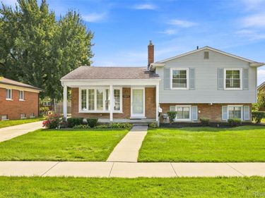 29649 Linda Street , Livonia, Mi 48154
