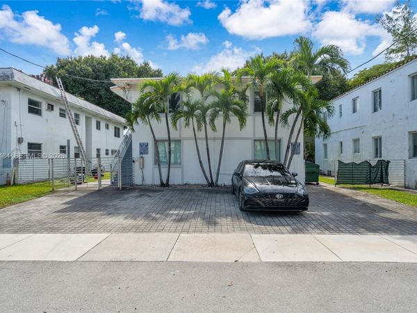 560 NE 63rd St , Unit 3, Miami, FL 33138