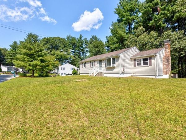 67 Ivy Ln, Northbridge, MA 01588