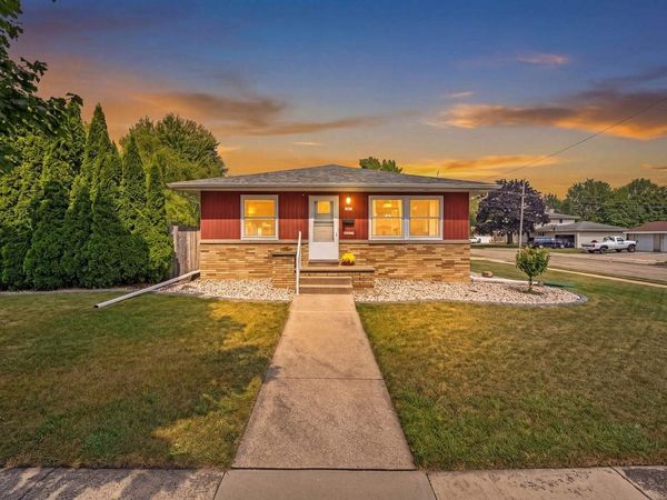1324 BISMARCK AVENUE, Oshkosh, WI 54902
