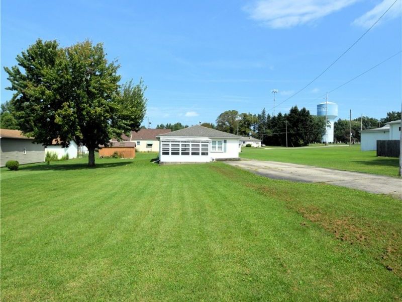 726 Penhale Avenue, Campbell, OH 44405 Photo 2