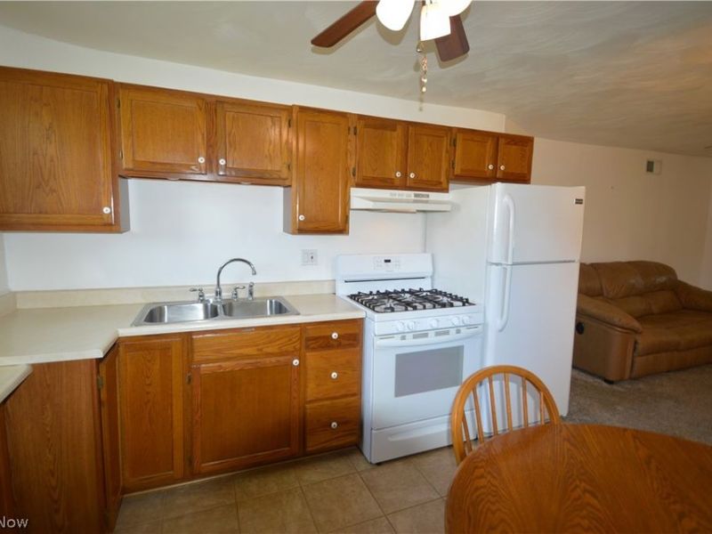 726 Penhale Avenue, Campbell, OH 44405 Photo 8