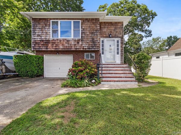 1320 Pine Acres Boulevard , Bay Shore, NY 11706