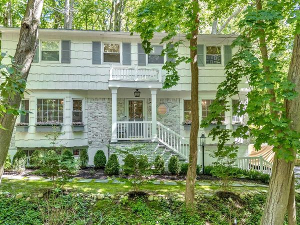 107 Fleets Cove Road , Huntington, NY 11743