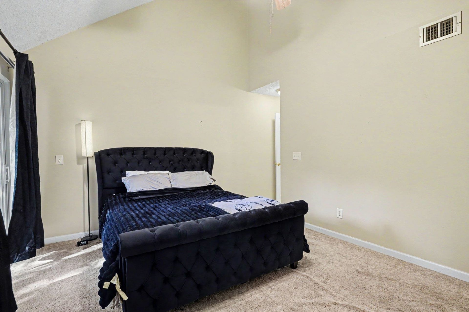 400 Cambridge Circle Photo 10