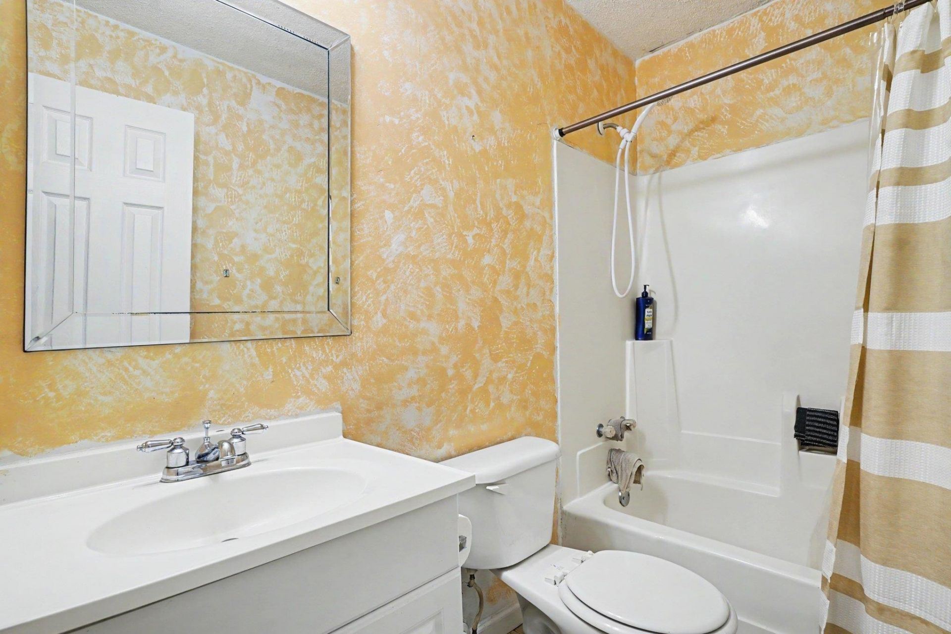 400 Cambridge Circle Photo 15