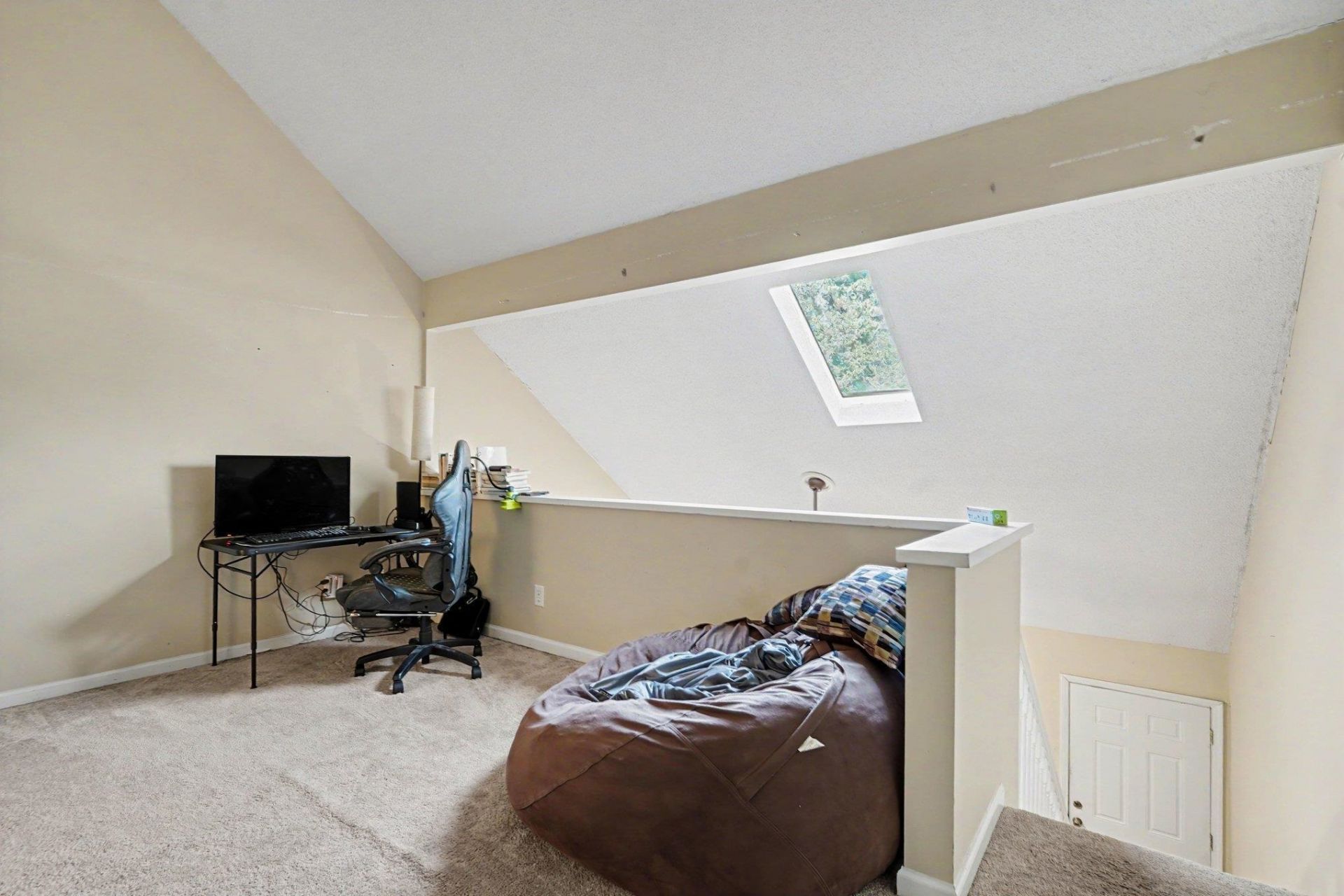 400 Cambridge Circle Photo 16