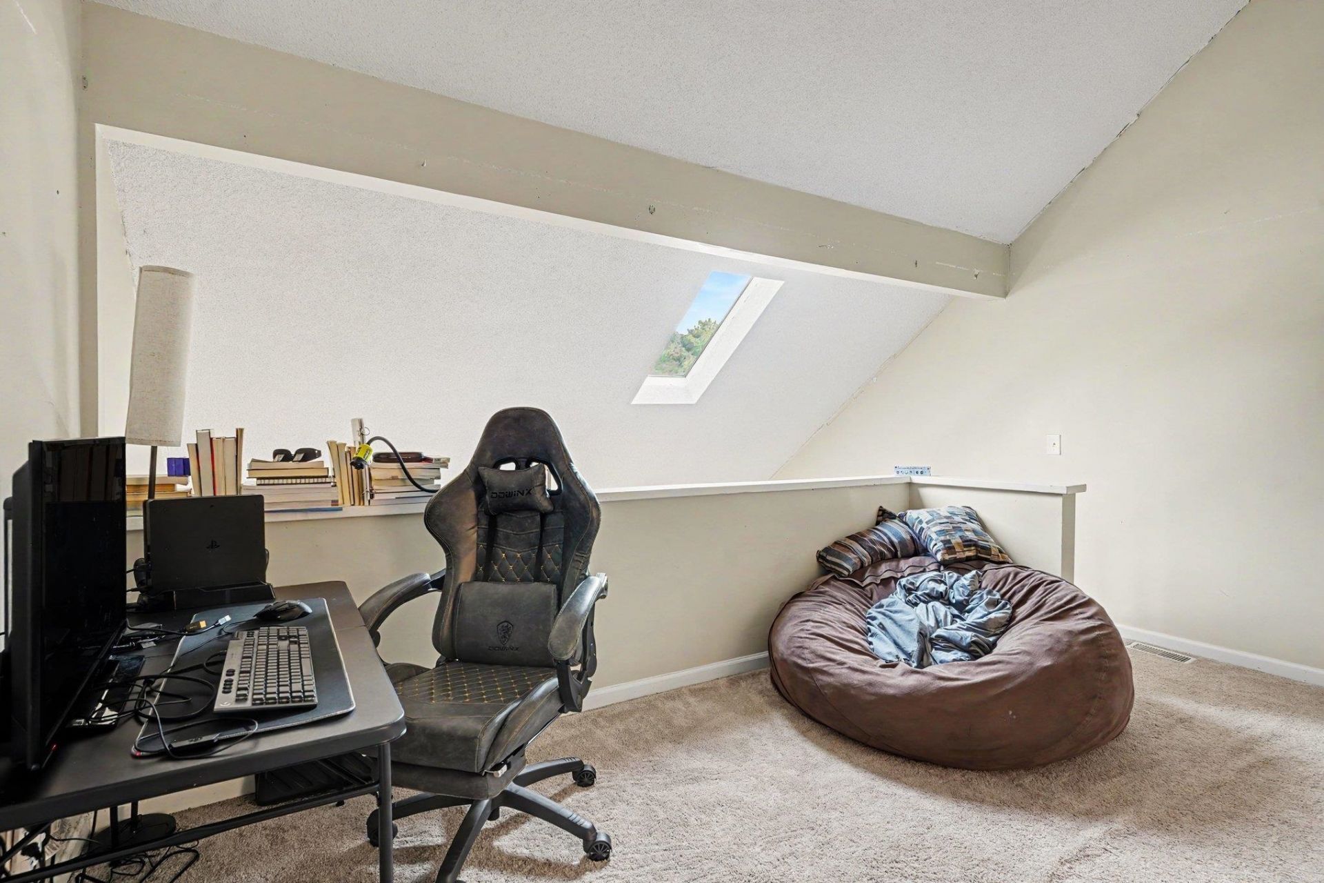 400 Cambridge Circle Photo 18