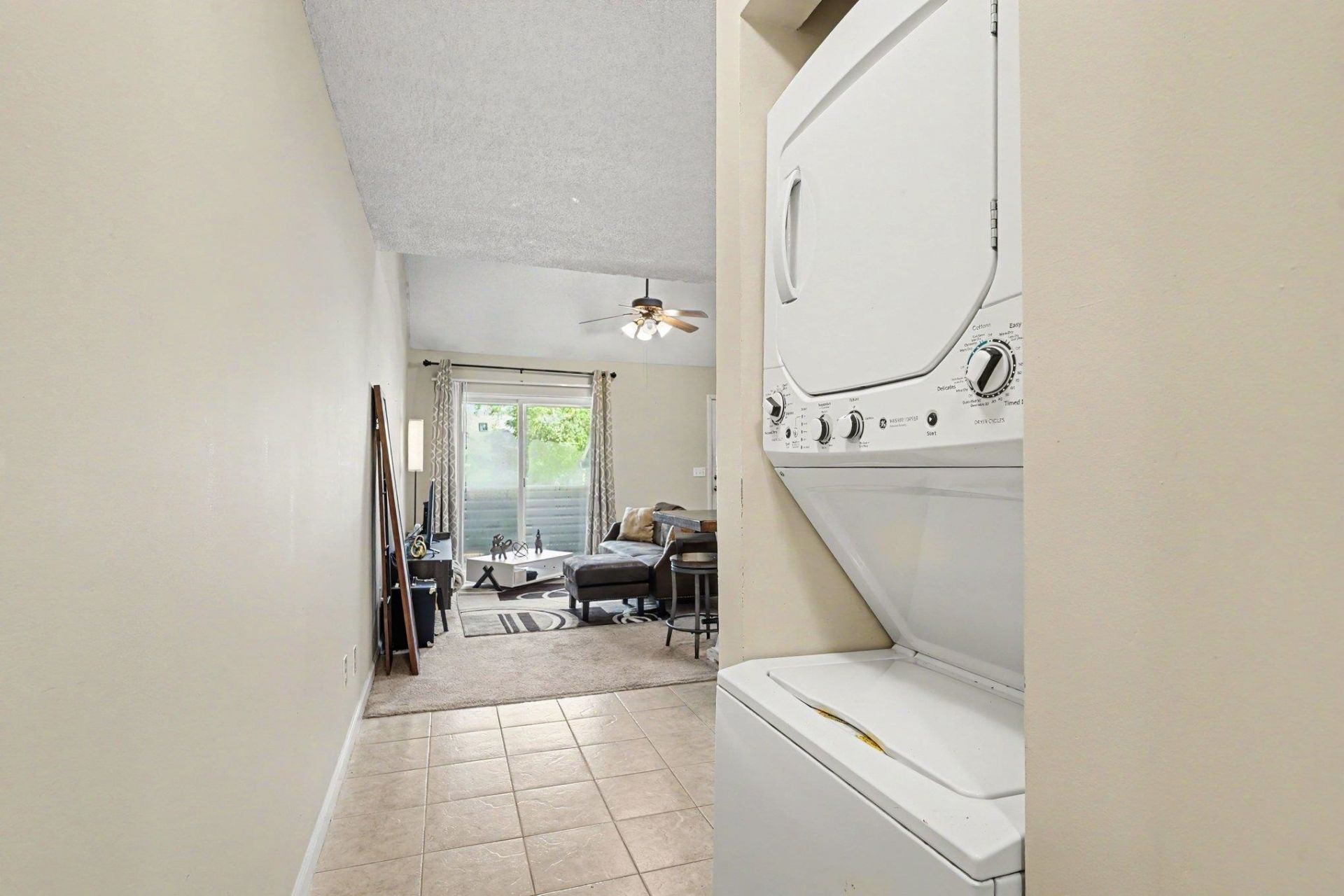 400 Cambridge Circle Photo 21