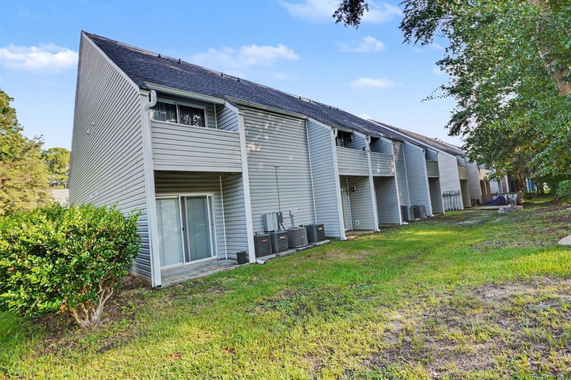 400 Cambridge Circle Photo 25