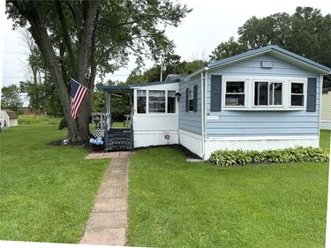 898 Ridge Road, Unit 21, Webster, NY 14580