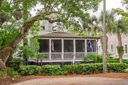 407 Royall Avenue photo 4
