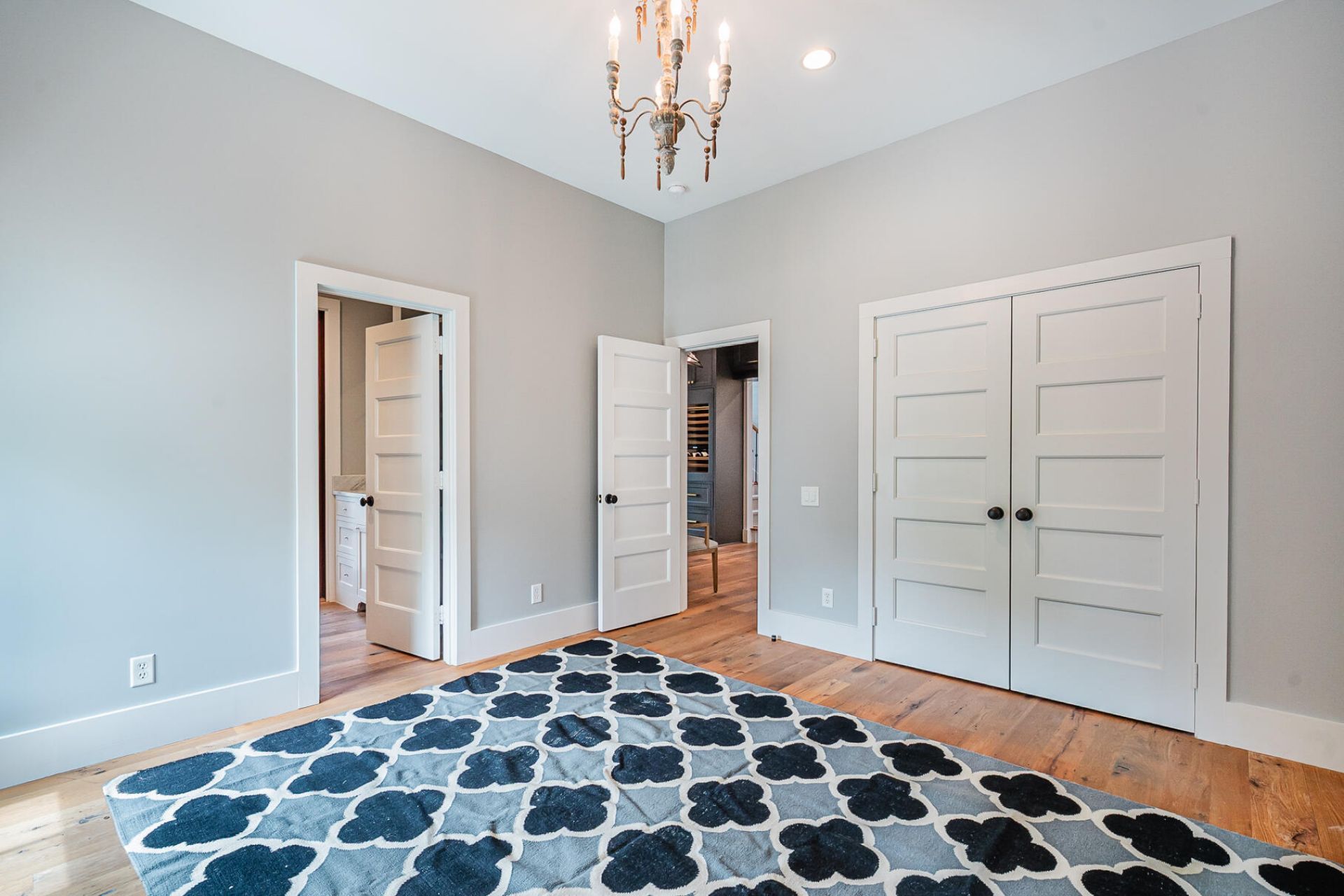 407 Royall Avenue Photo 35