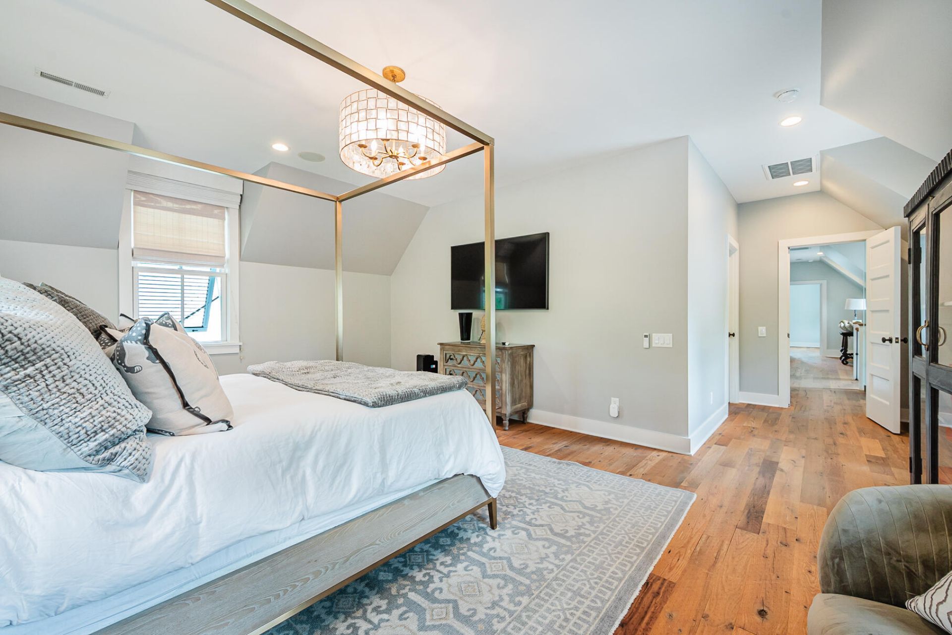 407 Royall Avenue Photo 44
