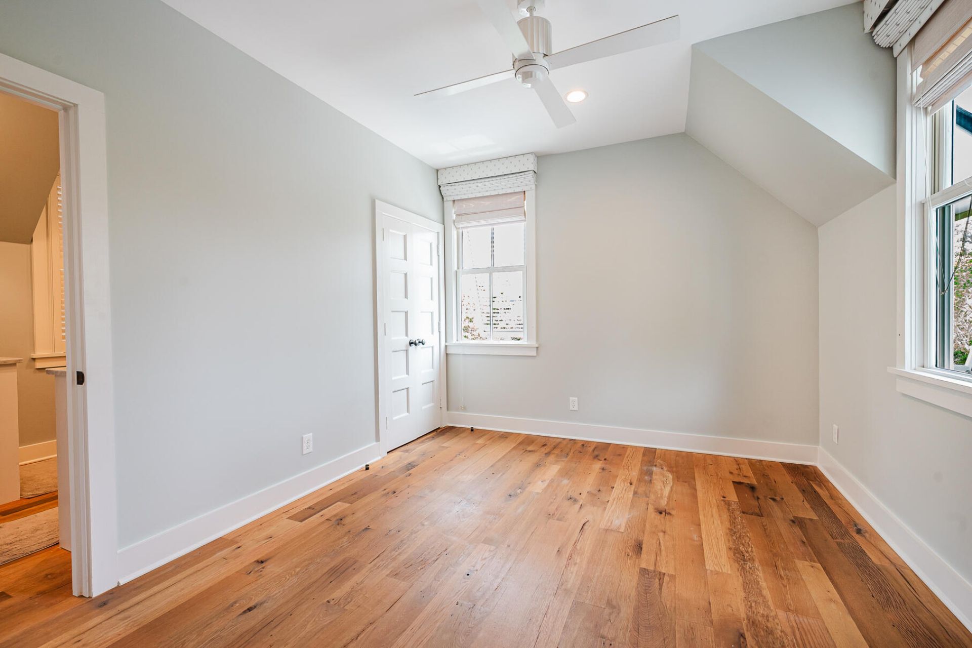 407 Royall Avenue Photo 54