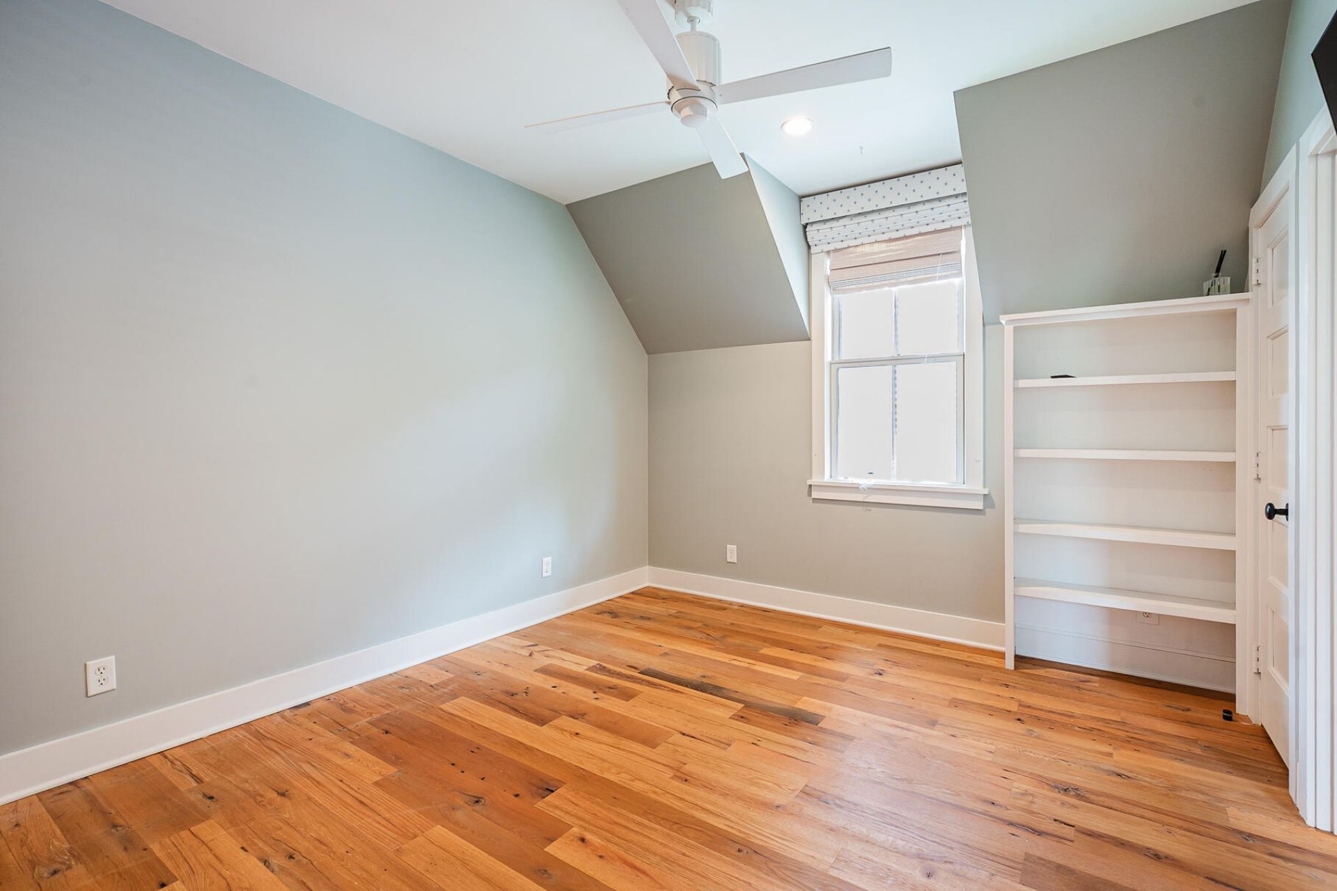 407 Royall Avenue Photo 58
