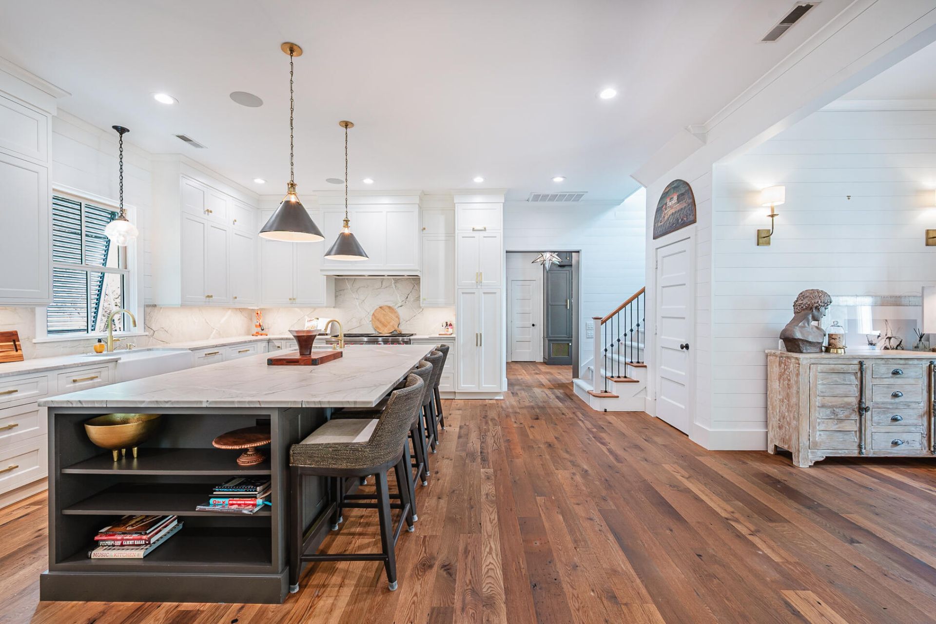 407 Royall Avenue Photo 8