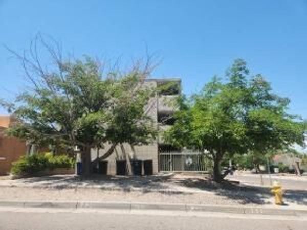 221 Maple Street NE, Unit 79, Albuquerque, NM 87106