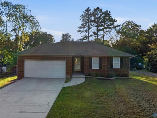 806 Garden Drive, Scottsboro, AL 35768