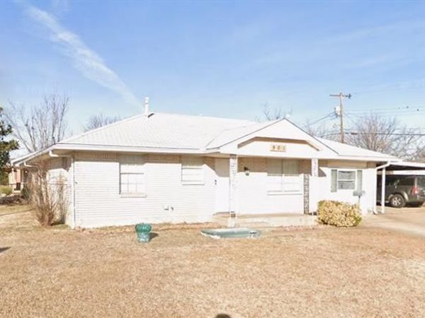 901 N Janeway Avenue, Moore, OK 73160