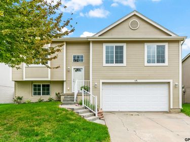 7391 N 77th Street, Omaha, NE 68122