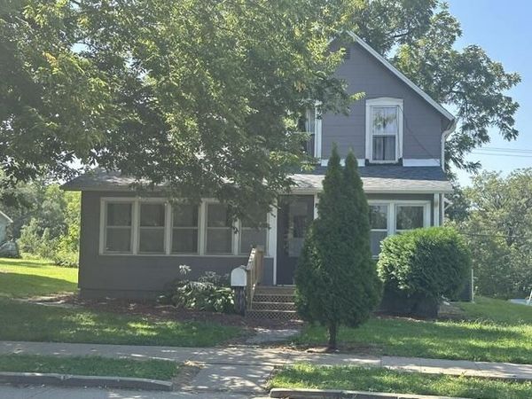 428 2ND ST, Columbus Junction, IA 52738