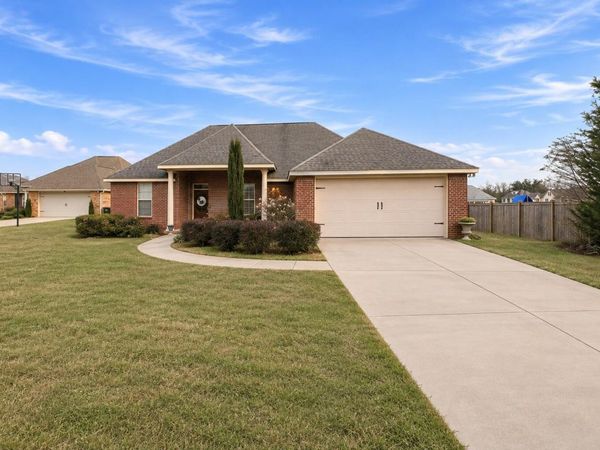 15 Stonemore Rd., Petal, MS 39465