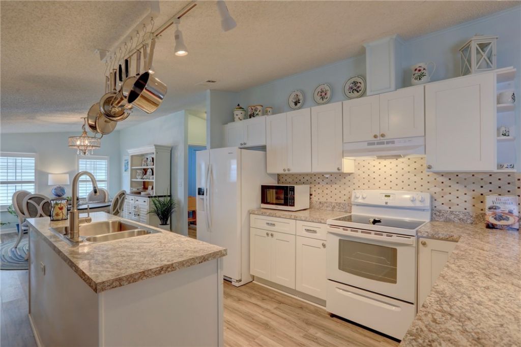 7575 Chasta Road, Micco, FL 32976 Photo