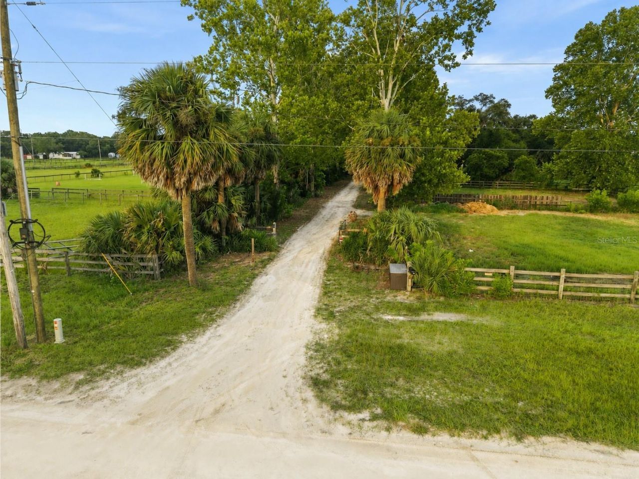 1750 SW 17th Terrace , Bell, FL 32619 Photo