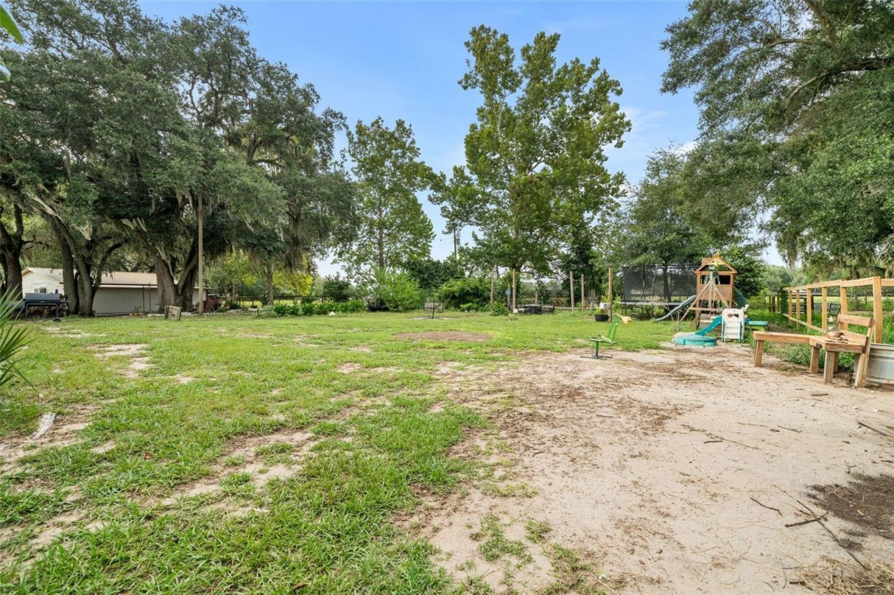 1750 SW 17th Terrace , Bell, FL 32619 Photo