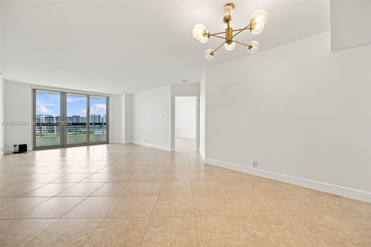 19101 NE 36th Ct, Unit 1704, Aventura, FL 33180 Photo