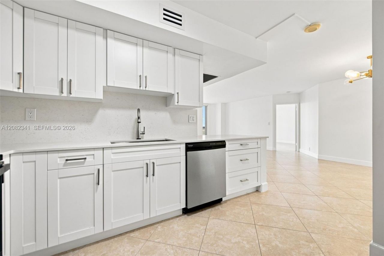 19101 NE 36th Ct, Unit 1704, Aventura, FL 33180 Photo