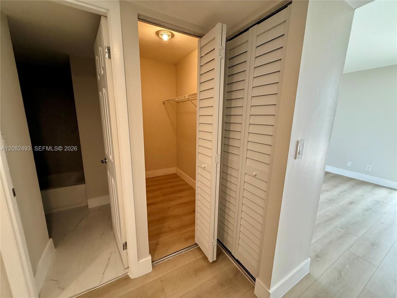 20335 W Country Club Dr , Unit 1203, Aventura, FL 33180 Photo