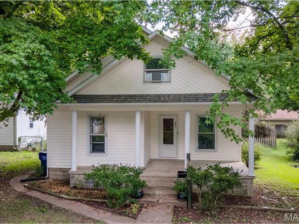 306 E fifth, West Frankfort, IL 62896