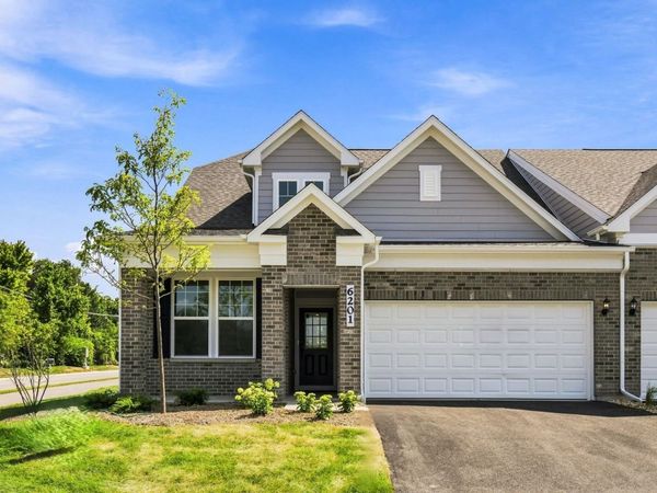 6201 Links Drive , Unit 24001, Woodridge, IL 60517