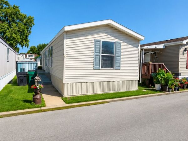 77 Country Drive , Countryside, IL 60525