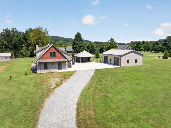3554 Seven Springs Rd , Cookeville, TN 38506