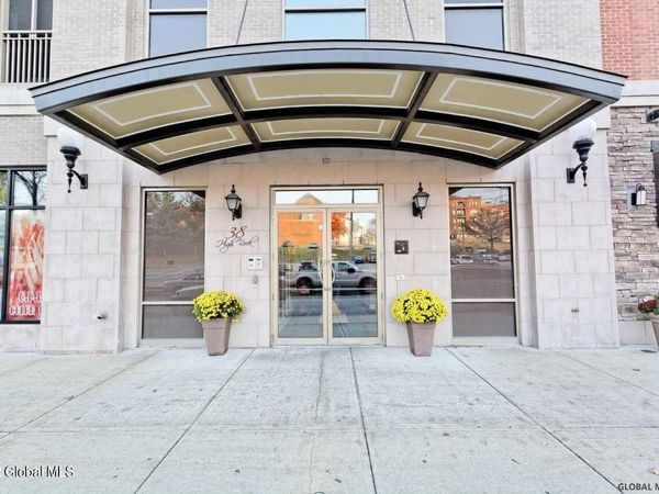 38 High Rock Avenue, Unit APT 5C, Saratoga Springs, NY 12866