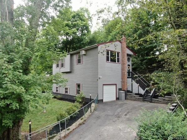 59 Woodhull Landing Road, Sound Beach, NY 11789