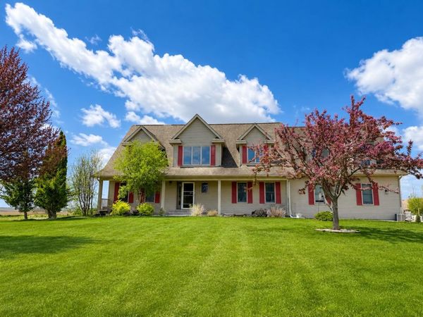 8632 N Stone Farm Road, Edgerton, WI 53534