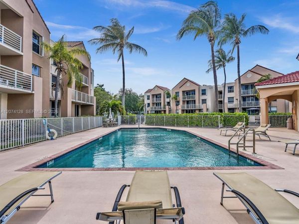 2721 Ocean Club Blvd, Unit 201, Hollywood, FL 33019