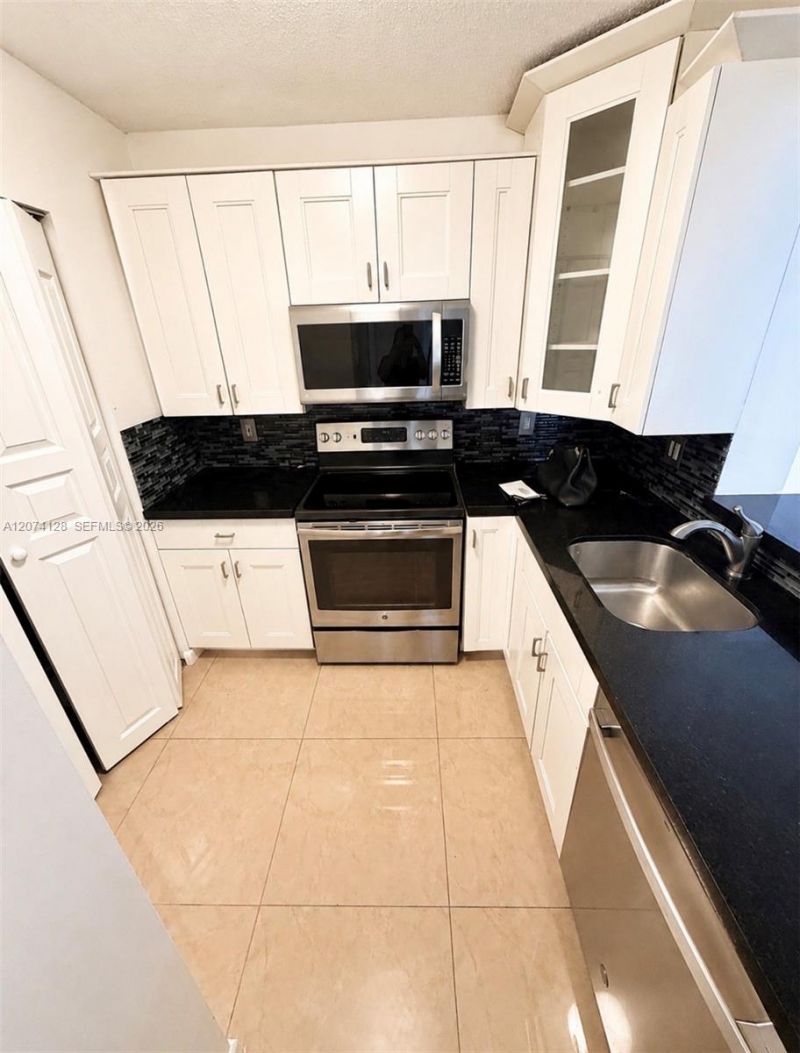 2721 Ocean Club Blvd, Unit 201, Hollywood, FL 33019 Photo