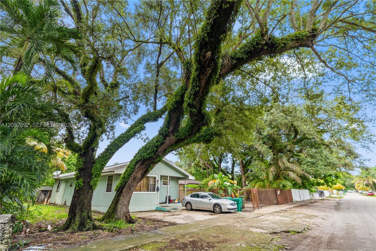 1885 NW 113th Ter , Miami, FL 33167 Photo