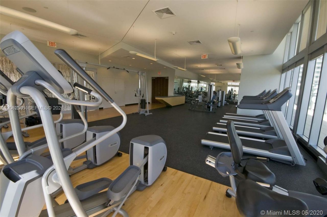 79 SW 12 St, Unit 3810-S, Miami, FL 33130 Photo