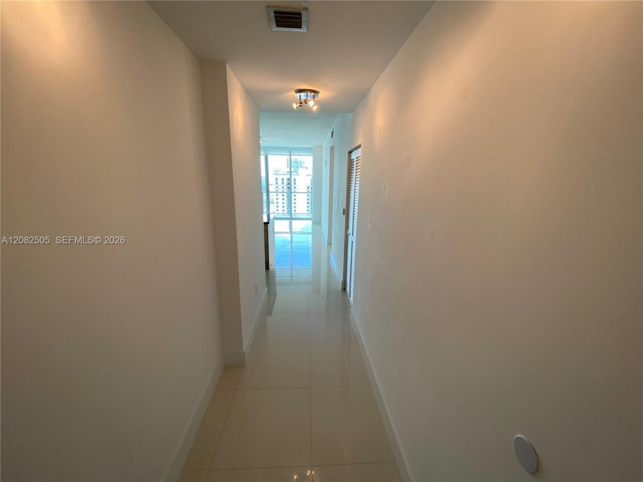 79 SW 12 St, Unit 3810-S, Miami, FL 33130 Photo