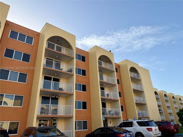 7000 NW 186th St, Unit 4-422, Hialeah, FL 33015